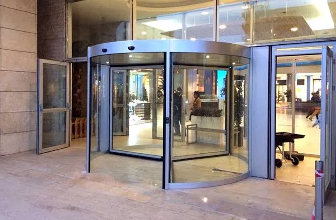 Otomatik Döner Kapı
